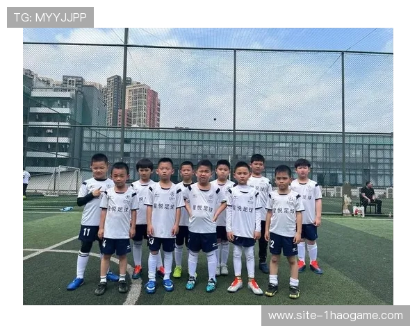 小学生足球爱好者必选的十位球星推荐及其精彩表现分析 小学生足球爱好者必选的十位球星推荐及其精彩表现分析